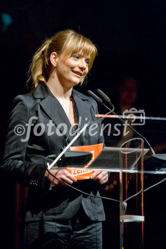 Studenten der FHTW luden zahlreiche Gäste zur Verleihung des Deutschen Preises für Wirtschaftskommunikation. Als Veranstaltungsort diente diesmal der Admiralspalast. FOTO: Laudatio (Studenten der FHTW). (C)Fotodienst/Jan-Paul Kupser