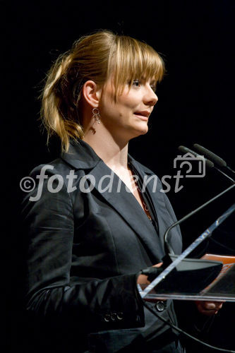 Studenten der FHTW luden zahlreiche Gäste zur Verleihung des Deutschen Preises für Wirtschaftskommunikation. Als Veranstaltungsort diente diesmal der Admiralspalast. FOTO: Laudatio (Studenten der FHTW). (C)Fotodienst/Jan-Paul Kupser