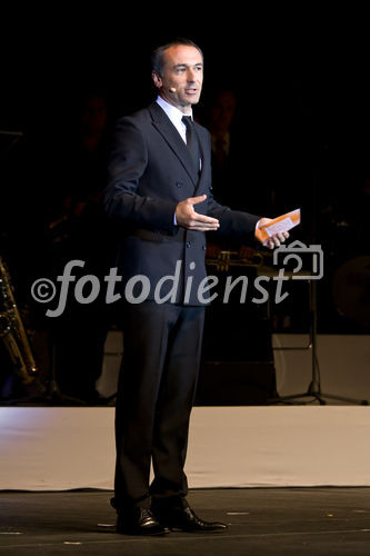 Studenten der FHTW luden zahlreiche Gäste zur Verleihung des Deutschen Preises für Wirtschaftskommunikation. Als Veranstaltungsort diente diesmal der Admiralspalast. FOTO: Moderator des Abends Dietmar Deffner (Leiter Wirtschaftsredaktion n24). (C)Fotodienst/Jan-Paul Kupser