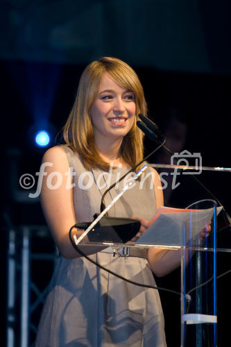 Studenten der FHTW luden zahlreiche Gäste zur Verleihung des Deutschen Preises für Wirtschaftskommunikation. Als Veranstaltungsort diente diesmal der Admiralspalast. FOTO: Laudatio (Studenten der FHTW). (C)Fotodienst/Jan-Paul Kupser