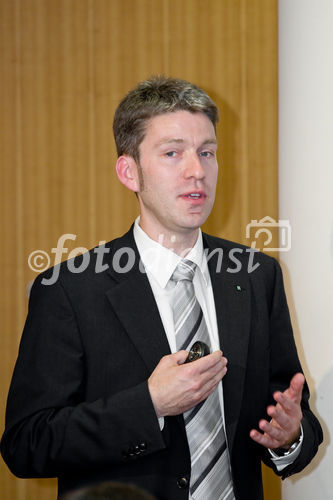 Dr. Christian Dötsch (Frauenhofer-Institut für Umwelt, Sicherheits- und Energietechnik UMSICHT) auf der Pressekonferenz zu Thema 