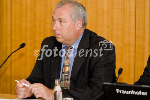 Norbert Lassau (Ressortleiter Wissenschaft von Die Welt) auf der Pressekonferenz zum Thema 