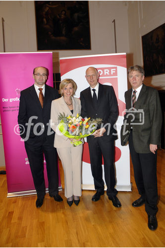 direktanlage.at -Zukunftsforum mit Matthias Horx- der Wandel zur Wissensökonomie. FOTO v.li: Ernst Huber (Vorstandsvorsitzenden der direktanlage.at) ,Romy Seidl (ORF Landesstudio Salzburg), Matthias Horx (Zukunftsinstitut Horx GmbH), Prof. Siegbert Stronegger (ORF-Landesdirektor Salzburg) (C)Fotodienst/Manfred Siebinger