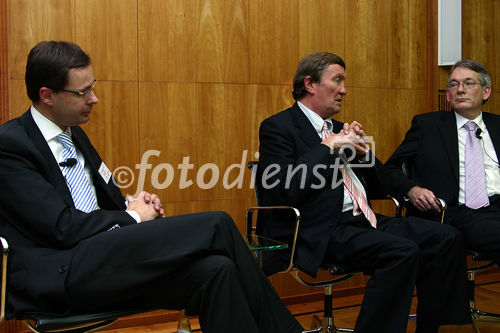 Wirtschaftliche und politische Herausforderungen für Deutschland, Großbritannien und Europa. FOTO: Markus Beumer, Mitglied des Vorstandes Commerzbank AG; Lord Hugh Dykes, Liberal Democrat Spokesman for Europe in the House of Lords; David Marsh CBE, Chairman, London & Oxford Capital Markets plc. (C)Fotodienst/Klaus Henning