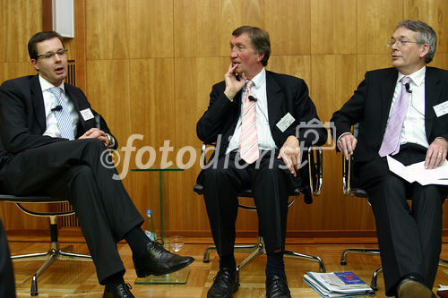 Wirtschaftliche und politische Herausforderungen für Deutschland, Großbritannien und Europa. FOTO: Markus Beumer, Mitglied des Vorstandes Commerzbank AG; Lord Hugh Dykes, Liberal Democrat Spokesman for Europe in the House of Lords; David Marsh CBE, Chairman, London & Oxford Capital Markets plc. (C)Fotodienst/Klaus Henning