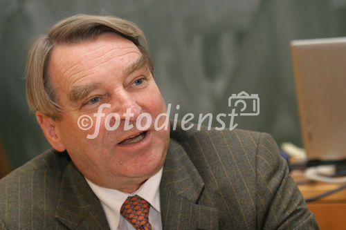 (C) Fotodienst/Anna Rauchenberger - 30.11.2007 - Wien - Österreichische Gesellschaft für Probiotische Medizin: Forschungserfolg bei Probiotika. FOTO: o.Univ. - Prof. Dr. Günter J. Krejs (Universitätsklinik für Innere Medizin, Medizinische Universität Graz)