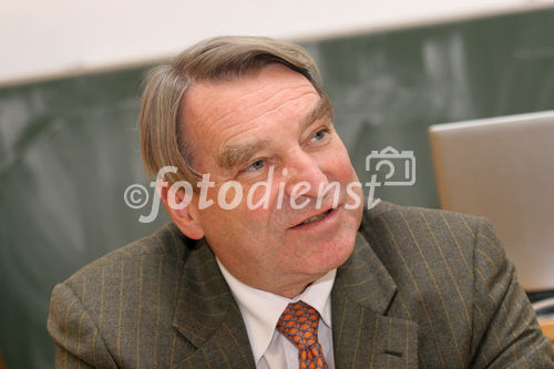 (C) Fotodienst/Anna Rauchenberger - 30.11.2007 - Wien - Österreichische Gesellschaft für Probiotische Medizin: Forschungserfolg bei Probiotika. FOTO: o.Univ. - Prof. Dr. Günter J. Krejs (Universitätsklinik für Innere Medizin, Medizinische Universität Graz)