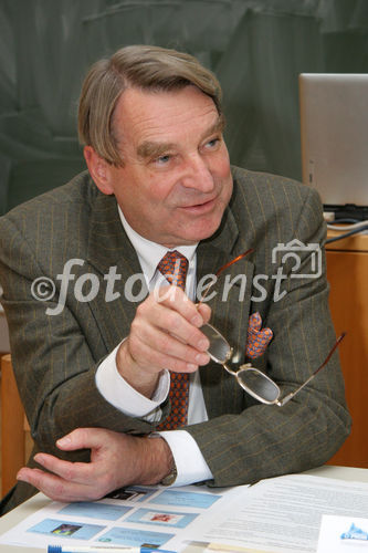 (C) Fotodienst/Anna Rauchenberger - 30.11.2007 - Wien - Österreichische Gesellschaft für Probiotische Medizin: Forschungserfolg bei Probiotika. FOTO: o.Univ. - Prof. Dr. Günter J. Krejs (Universitätsklinik für Innere Medizin, Medizinische Universität Graz)