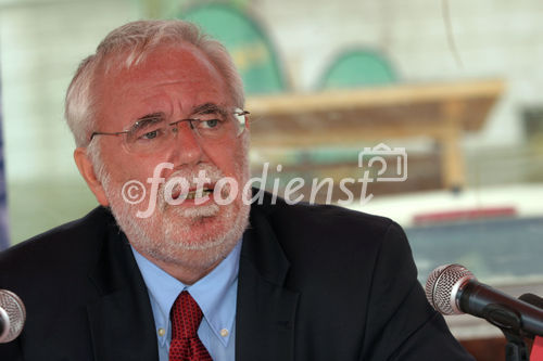 (C) Fotodienst/Anna Rauchenberger - Wien 12.07.2007 - 'Werden mineralische Rohstoffe knapp? Die wirtschaftliche Bedeutung mineralischer Rohstoffe in Österreich un d Osteuropa'. FOTO: Univ. Prof. Dr. Leopold Weber (Montanbehörde im Bundesministerium für Wirtschaft und Arbeit)