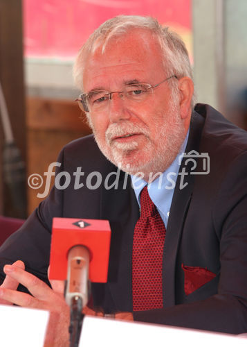 (C) Fotodienst/Anna Rauchenberger - Wien 12.07.2007 - 'Werden mineralische Rohstoffe knapp? Die wirtschaftliche Bedeutung mineralischer Rohstoffe in Österreich un d Osteuropa'. FOTO: Univ. Prof. Dr. Leopold Weber (Montanbehörde im Bundesministerium für Wirtschaft und Arbeit)