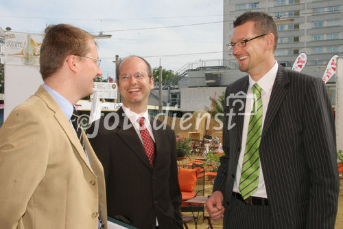 (C) Fotodienst/Anna Rauchenberger - Wien 12.07.2007 - 'Werden mineralische Rohstoffe knapp? Die wirtschaftliche Bedeutung mineralischer Rohstoffe in Österreich un d Osteuropa'. FOTO v.l.:Dr. Herwig Schneider (CEO Industriewissenschaftliches Institut), Mag. Wolfgang Koller (Industriewissenschaftliches Institut), Dr. Andreas Pfeiler (Forum mineralische Rohstoffe)