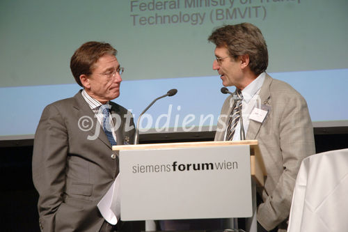 Österreichische Forschungsförderungsgesellschaft GmbH: FIT-IT Semantic Systems and Services.  Foto v.li: Franz Geiger (Siemens Austria AG); Klaus Pseiner (FFG - Austrian Research Promotion Agency)