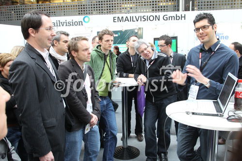 (C) pressetext/Franz Pflügl: Zwei Tage lang geballte Information, Diskussion und Erfahrungsaustausch. Das war die Swiss Online
Marketing in Zürich, wichtigste Messe für digitales Marketing in der Schweiz. Nicht große Namen standen auf dem Programm, sondern großer Nutzen für die zahlreichen Fachbesucher. Kommendes Jahr übersiedelt die Veranstaltung vom Puls 4 auf die Messe in Zürich.