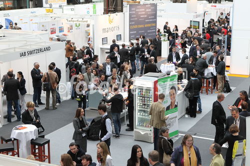 (C) pressetext/Franz Pflügl: Zwei Tage lang geballte Information, Diskussion und Erfahrungsaustausch. Das war die Swiss Online
Marketing in Zürich, wichtigste Messe für digitales Marketing in der Schweiz. Nicht große Namen standen auf dem Programm, sondern großer Nutzen für die zahlreichen Fachbesucher. Kommendes Jahr übersiedelt die Veranstaltung vom Puls 4 auf die Messe in Zürich.