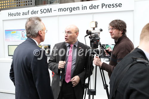 (C) pressetext/Franz Pflügl: Zwei Tage lang geballte Information, Diskussion und Erfahrungsaustausch. Das war die Swiss Online
Marketing in Zürich, wichtigste Messe für digitales Marketing in der Schweiz. Nicht große Namen standen auf dem Programm, sondern großer Nutzen für die zahlreichen Fachbesucher. Kommendes Jahr übersiedelt die Veranstaltung vom Puls 4 auf die Messe in Zürich.