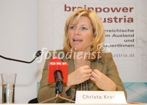 (C) fotodienst/Anna Rauchenberger - Wien 08.05.2007  - Drei Jahre brainpower austria -  die Jobbörse 'brainpower austria Karriere' bringt mit einer hocheffizienten Technologie JobanbieterInnen und Jobsuchende zueinander.  FOTO: Christa Kranzl, Staatssekretärin im Bundesministerium für Verkehr, Innovation und Technologie.