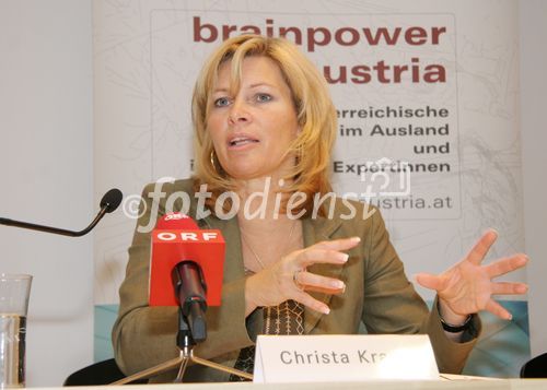 (C) fotodienst/Anna Rauchenberger - Wien 08.05.2007  - Drei Jahre brainpower austria -  die Jobbörse 'brainpower austria Karriere' bringt mit einer hocheffizienten Technologie JobanbieterInnen und Jobsuchende zueinander.  FOTO: Christa Kranzl, Staatssekretärin im Bundesministerium für Verkehr, Innovation und Technologie.