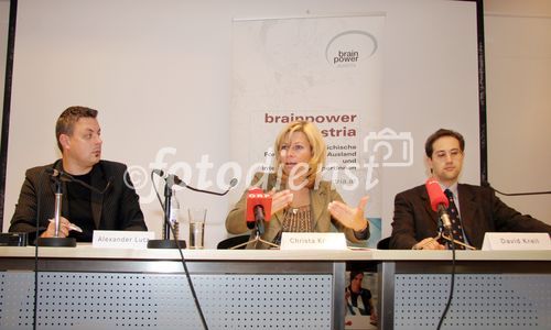 (C) fotodienst/Anna Rauchenberger - Wien 08.05.2007  - Drei Jahre brainpower austria -  die Jobbörse 'brainpower austria Karriere' bringt mit einer hocheffizienten Technologie JobanbieterInnen und Jobsuchende zueinander.  FOTO: Alexander Lutz, Pressesprecher, bmvit, Christa Kranzl, Staatssekretärin im Bundesministerium für Verkehr, Innovation und Technologie, Dr. David P. Kreil, WWTF-Stiftungsprofessor für Bioinformatik an der Universität für Bodenkultur Wien.