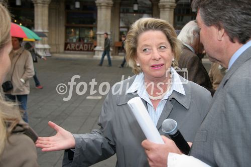 (C) fotodienst/Anna Rauchenberger - Wien 05.05.2007  - Informationsoffensive Prostatakarzinom 'Richtige Männer leben länger'. FOTO: Ursula Stenzel (Bezirksvorsteherin).