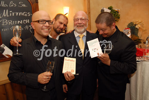 DIE MÄNNER - Max Mayerhofer und Wolf Gruber.
Stubenrein und trotzdem voller schmutziger Gedanken.
Kuschelweich und kratzbürstig zugleich.
