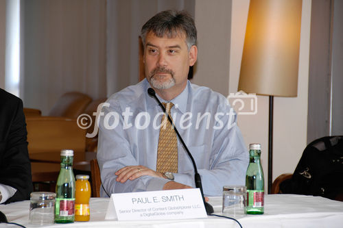 © fotodienst / Katja Hildebrandt - Wien 12.4.2007 - Die Firma HEROLD Business Data GmbH bietet auf ihrer Internetplattform HEROLD.at Luftaufnahmen der neun österreichischen Landeshauptstädte in bisher nie dagewesener Auflösung an. Ein verbesserter Routenplaner ermöglicht u.a. die Darstellung der Route auf einer besonders übersichtlichen Karte oder das Einblenden von Points of Interests. Optionale Darstellung eines Suchergebnisses als Karte, Luftbild oder als Hybrid-Darstellung. Karten können als E-Mail versendet oder in die eigene Website verlinkt werden.
FOTO: Paul E. Smith (Senior Director of Content GlobeXplorer LLC, a DigitalGlobe company).