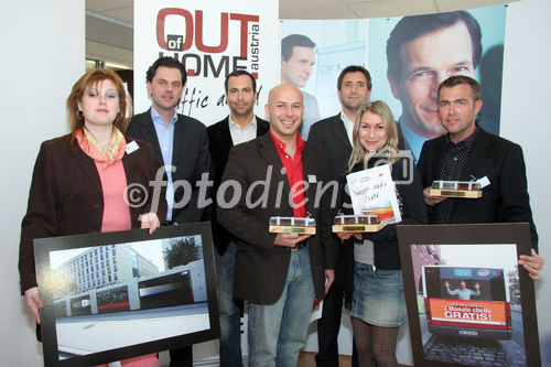 (C) fotodienst/Anna Rauchenberger - Wien 16.03.2007  - OUT Of Home Austria: Jurysitzung und Verleihung des Traffic Award März 2007. FOTO: Gewinner des Traffic Award März 2007, v.l.n.r. Mag. Beate Appinger (3M Österreich), Christian Schmid (TBWA Wien), Bernd Weninger (TBWA Wien), Daniel Brzjchaczek (MediaX), Gustav Soucek (UPC Austria), Jasmin Atabay (Jung von Matt/Donau), Fred Kendlbacher (Out of home Austria)