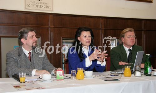 (C) fotodienst/Anna Rauchenberger - Wien 26.02.2007  - Österreichische Gesellschaft für probiotische Medizin (ÖPROM) gegründet. FOTO v.l.: Dr. Gerhard Ernst Steyer (Sales und Marketing, Institut Allergosan), Mag. Anita Frauwallner (GF Institut Allergosan und Präsidentin der ÖPROM), Martin Glier (mg*pr Kommunikationsberatungs GmbH).