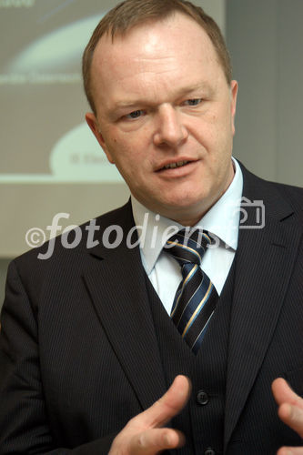 (C)fotodienst/Mag. Daniel Katzinger - Wien 19.02.2007
Pressekonferenz Electrolux Hausgeräte GmbH - Jahresergebnisse 2006
Foto: Alfred Janovsky (Geschäftsführer der Electrolux Hausgeräte GmbH Österreich)