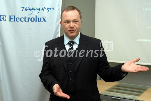 (C)fotodienst/Mag. Daniel Katzinger - Wien 19.02.2007
Pressekonferenz Electrolux Hausgeräte GmbH - Jahresergebnisse 2006
Foto: Alfred Janovsky (Geschäftsführer der Electrolux Hausgeräte GmbH Österreich)