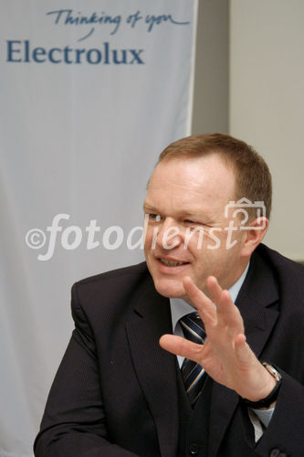 (C)fotodienst/Mag. Daniel Katzinger - Wien 19.02.2007Pressekonferenz Electrolux Hausgeräte GmbH - Jahresergebnisse 2006Foto: Alfred Janovsky (Geschäftsführer der Electrolux Hausgeräte GmbH Österreich)