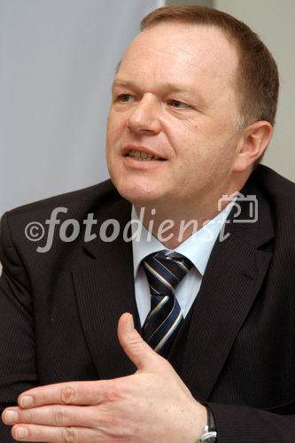 (C)fotodienst/Mag. Daniel Katzinger - Wien 19.02.2007Pressekonferenz Electrolux Hausgeräte GmbH - Jahresergebnisse 2006Foto: Alfred Janovsky (Geschäftsführer der Electrolux Hausgeräte GmbH Österreich)