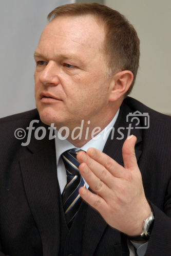 (C)fotodienst/Mag. Daniel Katzinger - Wien 19.02.2007Pressekonferenz Electrolux Hausgeräte GmbH - Jahresergebnisse 2006Foto: Alfred Janovsky (Geschäftsführer der Electrolux Hausgeräte GmbH Österreich)