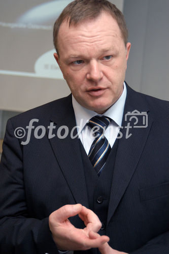 (C)fotodienst/Mag. Daniel Katzinger - Wien 19.02.2007
Pressekonferenz Electrolux Hausgeräte GmbH - Jahresergebnisse 2006
Foto: Alfred Janovsky (Geschäftsführer der Electrolux Hausgeräte GmbH Österreich)