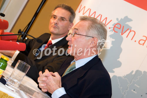 (C) fotodienst/Gudrun Krieger - Wien 12.12.2006  - Wert schaffen - Stärken nutzen: EVN zieht positive Bilanz für 2005/06. Heute wurden im Hotel Bristol die hervorragenden Ergebnisse der Jahresbilanz 2005/06 des österreichischen Energiekonzerns EVN präsentiert. Vorstandssprecher Dr. Burkhard Hofer und der Leiter der Finanzabteilung Mag. Dr. Michael Längle  freuen sich deutliche Ergebnissteigerungen im vergangenen Geschäftsjahr verzeichnen zu können. Der enorme Profit aus dem Osteuropakurs ist unumstritten. FOTO: rechts Dr. Burkhard Hofer, links Mag. Dr. Michael Längle