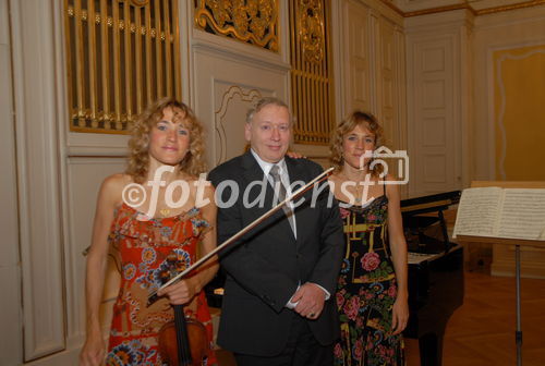 'Duo Albek' - Fiona und Ambra Albek: Benefizkonzert für die Libanonhilfe der Caritas Salzburg 
www.siebinger.com
                            