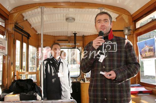 (C) fotodienst/Anna Rauchenberger - Wien 23.11.2006  - Traffic Award November: Ringrundfahrt im historischen Manner-Wagen. FOTO: Fred Kendlbacher (Out of home Austria).