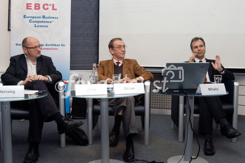 (C)fotodienst/Mag. Daniel Katzinger - Wien 20.11.2006
Wirtschaftskompetenz auf dem Prüfstand 
Präsentation der brisanten Ergebnisse einer aktuellen Bildungsstudie
Foto v.l.: Univ.-Prof. Dr. Wolfgang Jütte (Professor für Weiterbildungsforschung an der Donau-Universität Krems), Univ.-Prof. Dr. Dr. Gerhard E. Ortner (Vorstandsvorsitzender Kuratorium Wirtschaftskompetenz für Europa e.V.), MMag. Victor Mihalic (CEO EBC*L International)