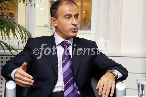 (C)fotodienst/Mag. Daniel Katzinger - Wien 20.11.2006Wirtschaftskompetenz auf dem Prüfstand Präsentation der brisanten Ergebnisse einer aktuellen BildungsstudieFoto: Heinz Herczeg (Human Resources Manager Trenkwalder Personaldienste AG)