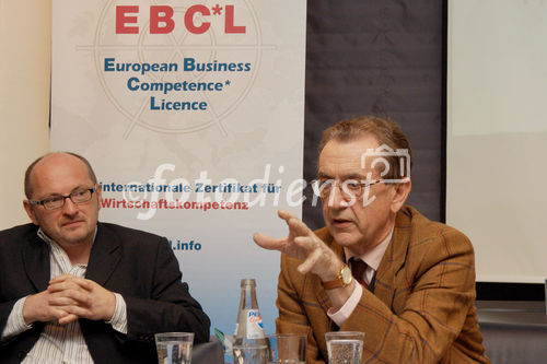 (C)fotodienst/Mag. Daniel Katzinger - Wien 20.11.2006Wirtschaftskompetenz auf dem Prüfstand Präsentation der brisanten Ergebnisse einer aktuellen BildungsstudieFoto v.l.: Univ.-Prof. Dr. Wolfgang Jütte (Professor für Weiterbildungsforschung an der Donau-Universität Krems), Univ.-Prof. Dr. Dr. Gerhard E. Ortner (Vorstandsvorsitzender Kuratorium Wirtschaftskompetenz für Europa e.V.)