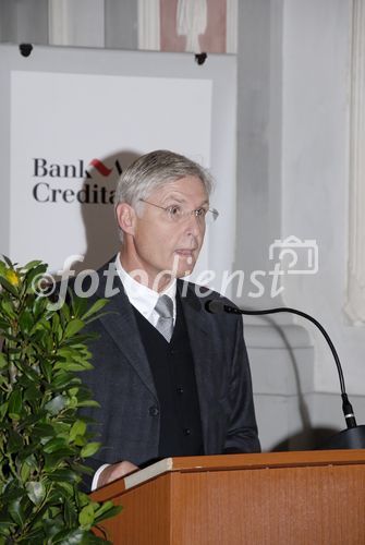 Zehn Jahre Forschungspreis der Bank Austria Creditanstalt: 7.500 Euro für drei junge WissenschafterInnen der Uni Graz

Ein Jubiläum feiert heuer der Forschungspreis der Bank Austria Creditanstalt. Am 20. November 2006 wurde die Auszeichnung zum zehnten Mal an NachwuchswissenschafterInnen verschiedener Fakultäten der Karl-Franzens-Universität vergeben. Prämiert werden besonders aktuelle, innovative oder praxisnahe Arbeiten im Rahmen einer Dissertation oder eines Projektes. Drei junge ForscherInnen teilen sich das begehrte Stipendium, dotiert mit insgesamt 7.500 Euro.

Rektor Univ.-Prof. Dr. Alfred Gutschelhofer lobte bei der feierlichen Verleihung im Festsaal des Meerscheinschlosses die ausgezeichneten wissenschaftlichen Leistungen der PreisträgerInnen Mag. Claudia Hirschmann, Mag. Michael Laner und Dr. Human-Friedrich Unterrainer und dankte der Bank Austria Creditanstalt für die langjährige Unterstützung. 
