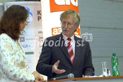Verleihung des IMA-Förderpreises. Foto v.li: Birgit Hölzl-Zech(Generalsekretärin IM Austria); Leslie P.C. Zech (Vorstandssprecher IMA)                            