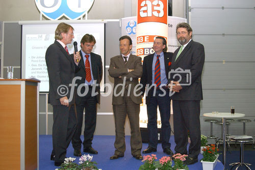 Verleihung des IMA-Förderpreises. Foto v.li na.re: Leslie P.C. Zech (Vorstandssprecher IMA); Ing.Günter Hofer (a3 Verlag); Gen.Dir. KommR Karl Javurek, Fachgruppenobmann Werbung und Marktkommunikation in der Wirtschaftskammer Wien); Schiff (Vorstand IMA, Schiff internat. Messebau); Dir. Johann Jungreithmair (Vorsitzender der Geschäftsführer von Reed Company Austria)            