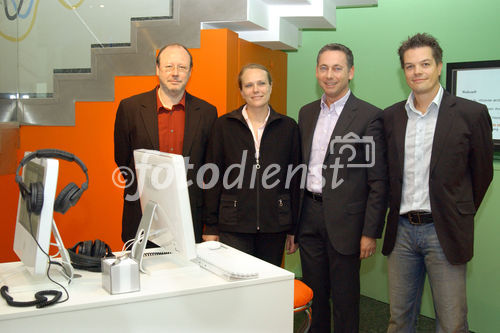 Musik tanken im Klangmuseum. Foto v.li.: Walter Gröbchen (GF Monkey); Sigrid Dibon (Leitung SRA);  Simon K.Posch (Direktor, Geschäftsführer - Haus der Musik); Uwe Hofer (Managing Partner - Exozet interact)                               