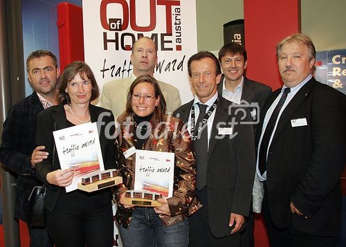 (C) fotodienst/Anna Rauchenberger - Wien 28.09.2006 - Traffic Award Siegerfoto. FOTO: Fred Kendlbacher (Transport Advertising Chef bei der GEWISTA,Out of Home), Marion Pichler (A-Pichler), Chrigel Ott (Werbung zum Otttarif), Daniela Sasse (ISPA Werbung), KR Karl Javurek (Generaldirektor Gewista), Michael Obermayer (3M), Rudolf Pospisil (Wiener Linien).