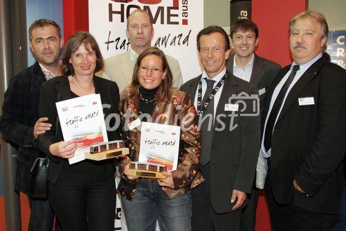 (C) fotodienst/Anna Rauchenberger - Wien 28.09.2006 - Traffic Award Siegerfoto. FOTO: Fred Kendlbacher (Transport Advertising Chef bei der GEWISTA,Out of Home), Marion Pichler (A-Pichler), Chrigel Ott (Werbung zum Otttarif), Daniela Sasse (ISPA Werbung), KR Karl Javurek (Generaldirektor Gewista), Michael Obermayer (3M), Rudolf Pospisil (Wiener Linien).