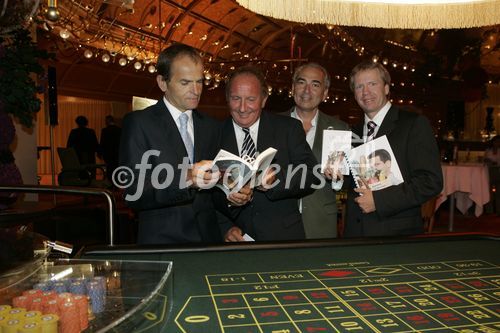 Die beste Geschäfte Kärntens aus dem Listing des aktuellen Genuss Guides 2006/2007, Casinos Austria und der Genuss Guide (Hrsg. Willy Lehmann und Fritz Stiefsohn) - im Casineum Velden
vl: Otmar Resch (Casino), Stiefsohn, Germanos Athanasiadis, Lehmann

