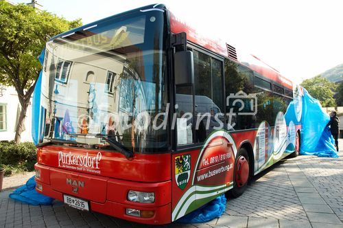 (c) fotodienst/Dan Carabas - Purkersdorf 22.09.06 - Vorstellung des Gemeindebusses Purkersdorf  - FOTO: Der Gemeindebus