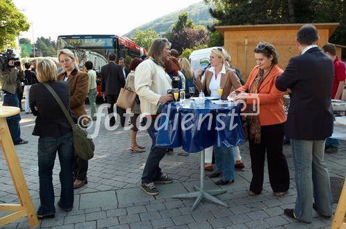 (c) fotodienst/Dan Carabas - Purkersdorf 22.09.06 - Vorstellung des Gemeindebusses Purkersdorf  - FOTO: Veranstaltung 