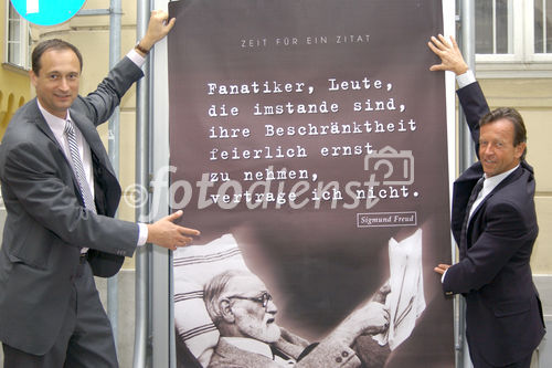 Auszeichnung des kreativsten und plakativsten Kultur -oder Imageplakates des Jahres. Foto: (v.li.na.re.) Dr. Andreas Mailath-Pokorny (Kulturstadtrat), KR Karl Javurek (Generaldirektor Gewista)