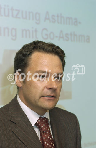 Avalis Telemedicine AG stellt mit 'Go-Asthma'-System Weltneuheit vor. Bild: Dr. Eberhard Scheuer, Medical Director, Avalis Telemedicine AG